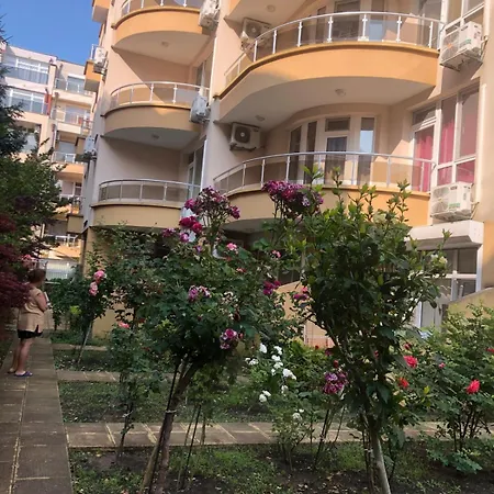 Dobi Apartment *