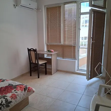Dobi Apartament Pomorie